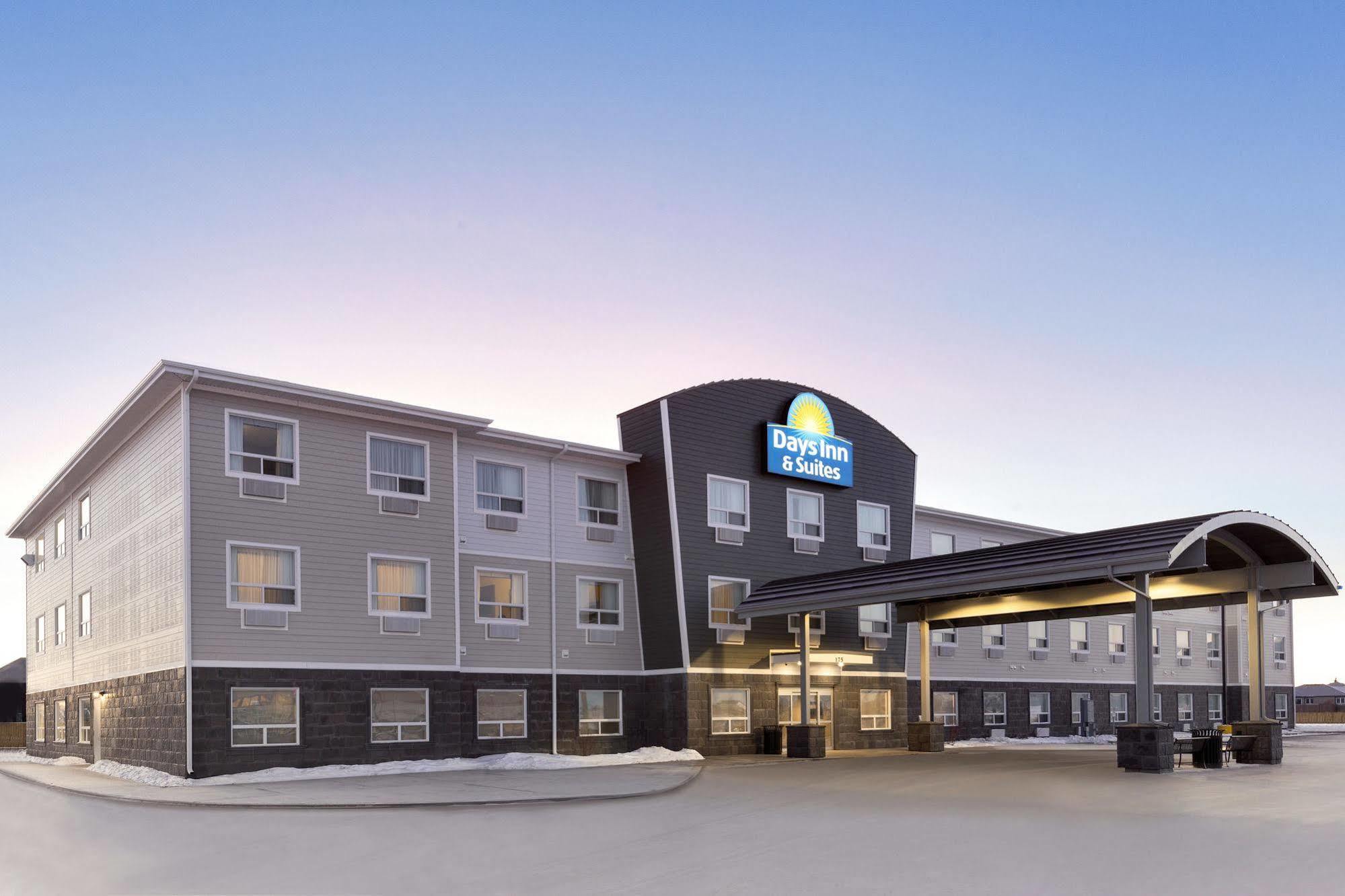 Days Inn & Suites By Wyndham Warman Εξωτερικό φωτογραφία