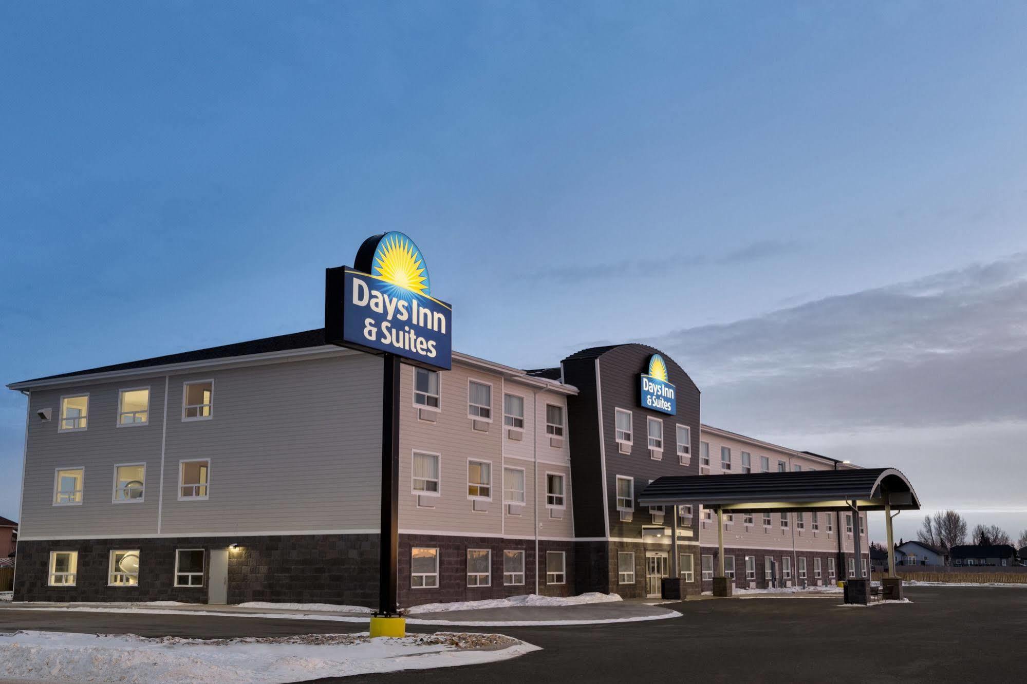 Days Inn & Suites By Wyndham Warman Εξωτερικό φωτογραφία